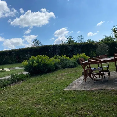 Chez Sophie -chambres D’hôtes, Et équestre Couette-café