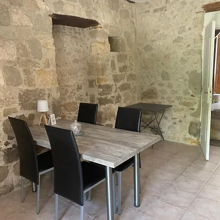 Couette-café Chez Sophie -chambres D’hôtes, Et équestre Clermont-Dessous