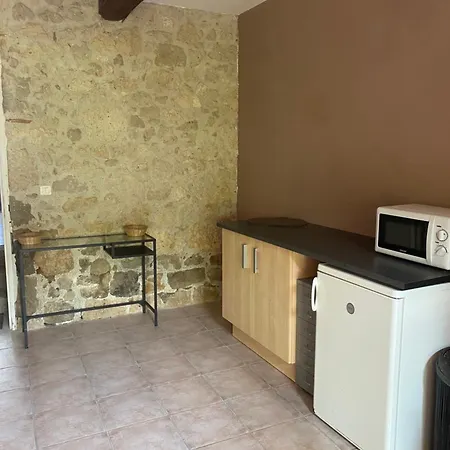 Chez Sophie -chambres D’hôtes, Et équestre Couette-café 3*