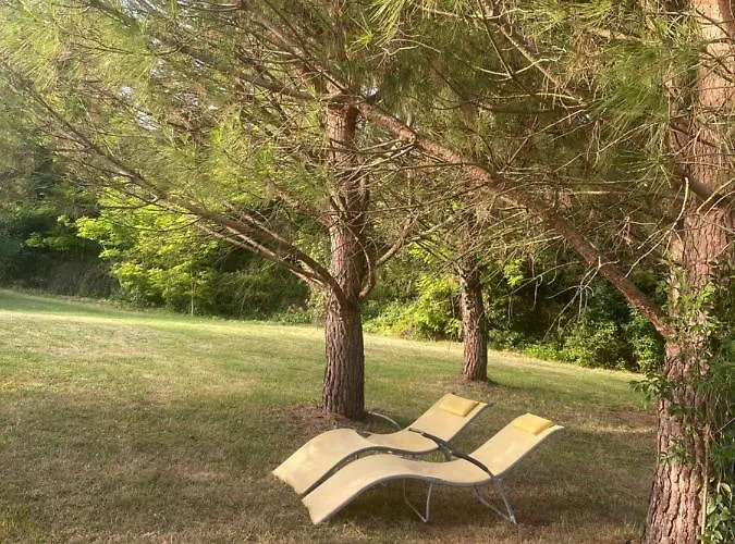 Couette-café Chez Sophie -chambres D’hôtes, Et équestre 3*